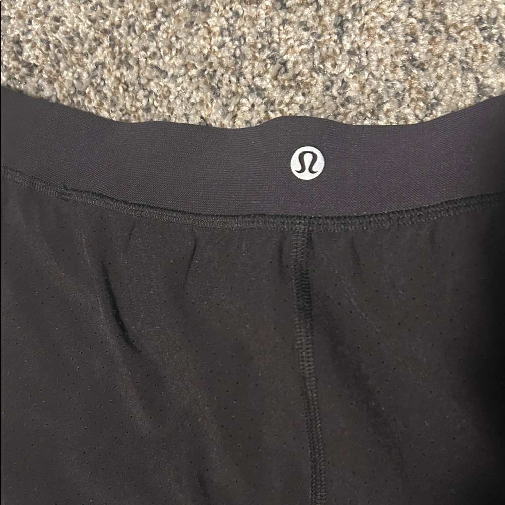 Lululemon black shorts - Picture 4 of 5